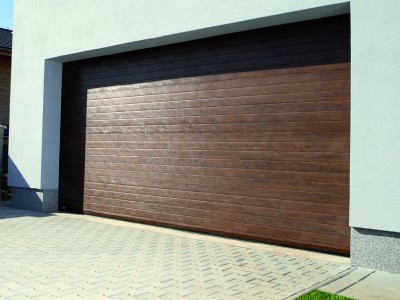 design garážových vrat lamela (imitace dřeva tmavý dub)